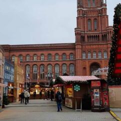 Weihnachtsmarkt und Rotes Rathaus